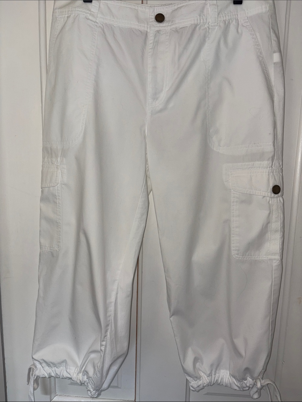 Chaps Woman’s White Cargo Drawstring Pants